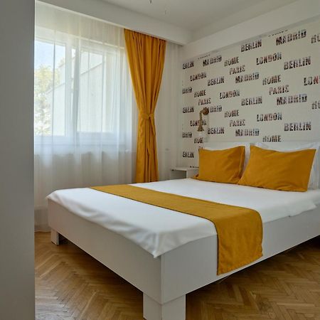 11 Baneasa Airport Apartament ブカレスト エクステリア 写真