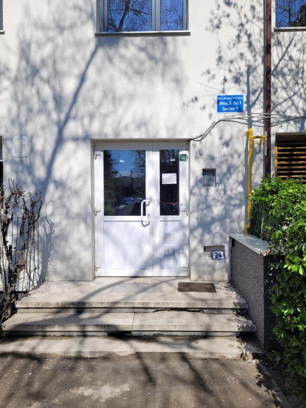 11 Baneasa Airport Apartament ブカレスト エクステリア 写真